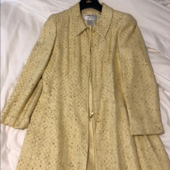 Vintage CHANEL Yellow Jacket - Picture 2 of 9